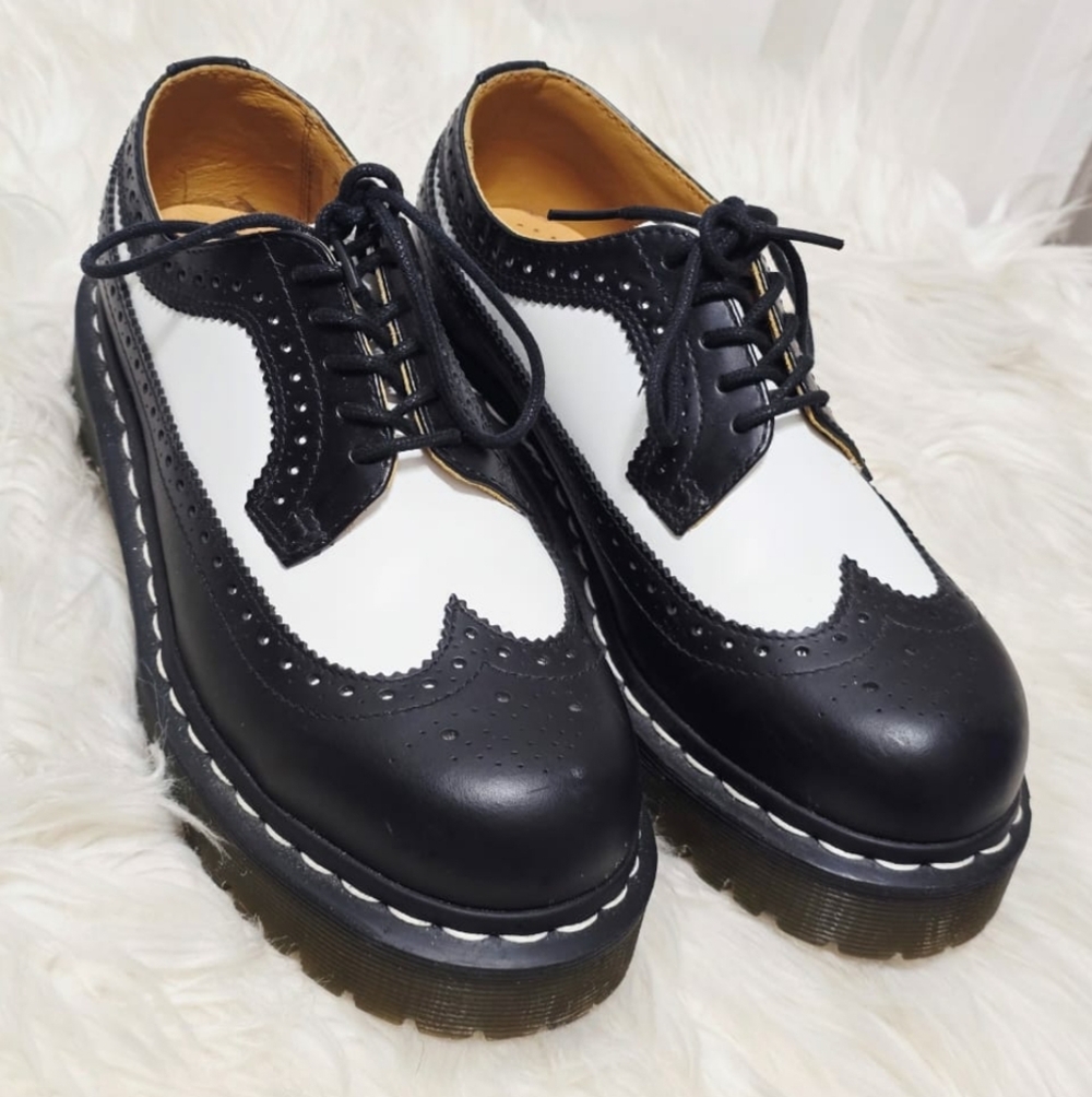 Dr. Martens 3989 Bex Smooth Leather Brogue Shoes in Black Size L6 M5 NWOT